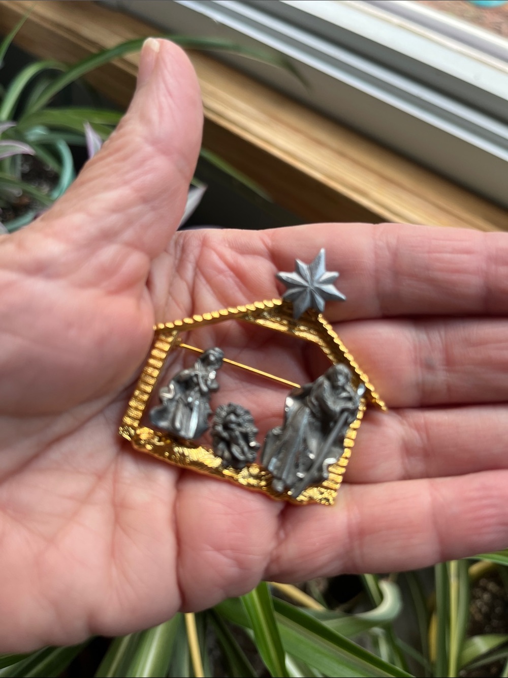 Vtg NATIVITY Scene Brooch Pin Pewter & Gold Tone Metal Religious Christmas